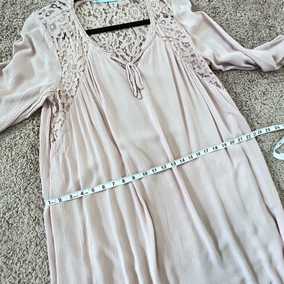 Flowy Mauve Blush Pink Long Sleeve Bell Sleeve Dress - Picture 11 of 13